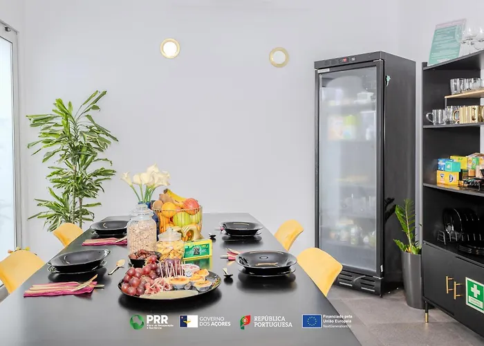 Vagabond Mermaid Bed & Breakfast *