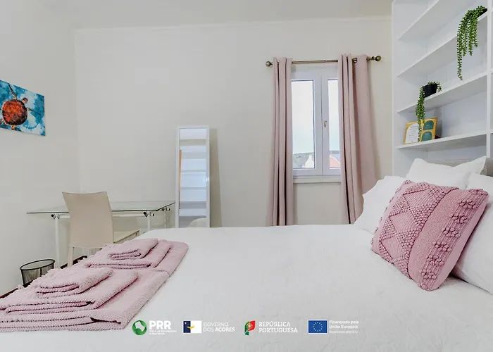 Bed & Breakfast Vagabond Mermaid Ponta Delgada