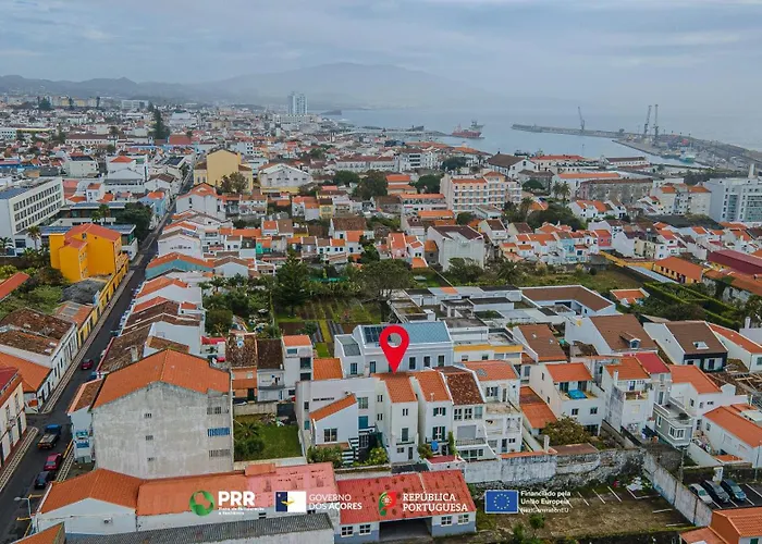 Bed & Breakfast Vagabond Mermaid Ponta Delgada