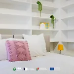 Bed & Breakfast Vagabond Mermaid *
