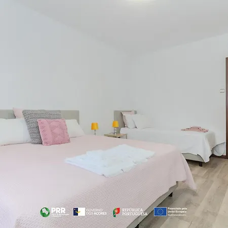 Vagabond Mermaid Πόντα Ντελγκάντα