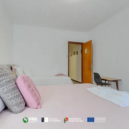 Vagabond Mermaid Bed & Breakfast Ponta Delgada (Sao Miguel)