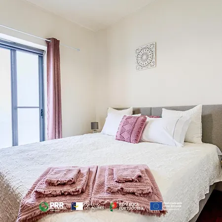 Bed & Breakfast Vagabond Mermaid Ponta Delgada (Sao Miguel)