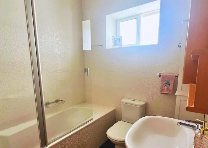 Vagabond Mermaid Bed and Breakfast Πόντα Ντελγκάντα