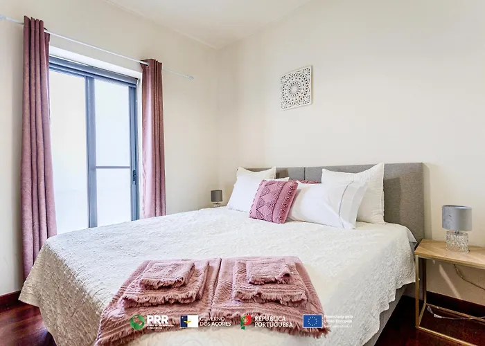 Bed and Breakfast Vagabond Mermaid Πόντα Ντελγκάντα