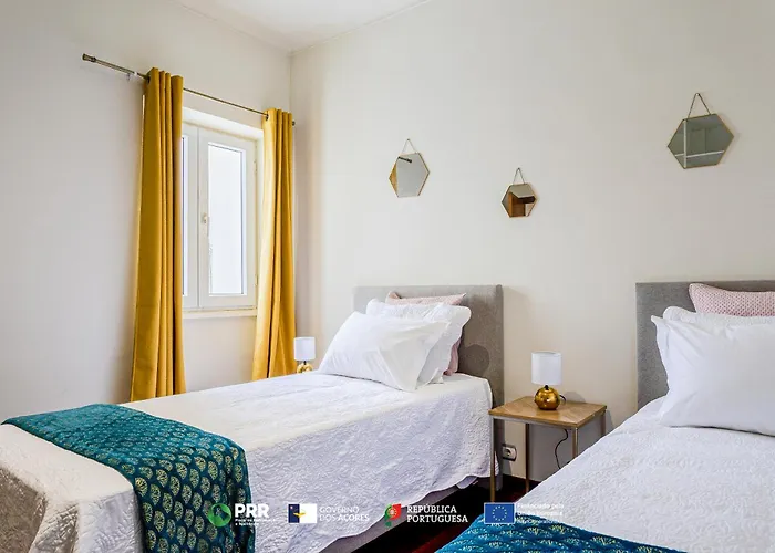 Vagabond Mermaid Bed and Breakfast Πόντα Ντελγκάντα